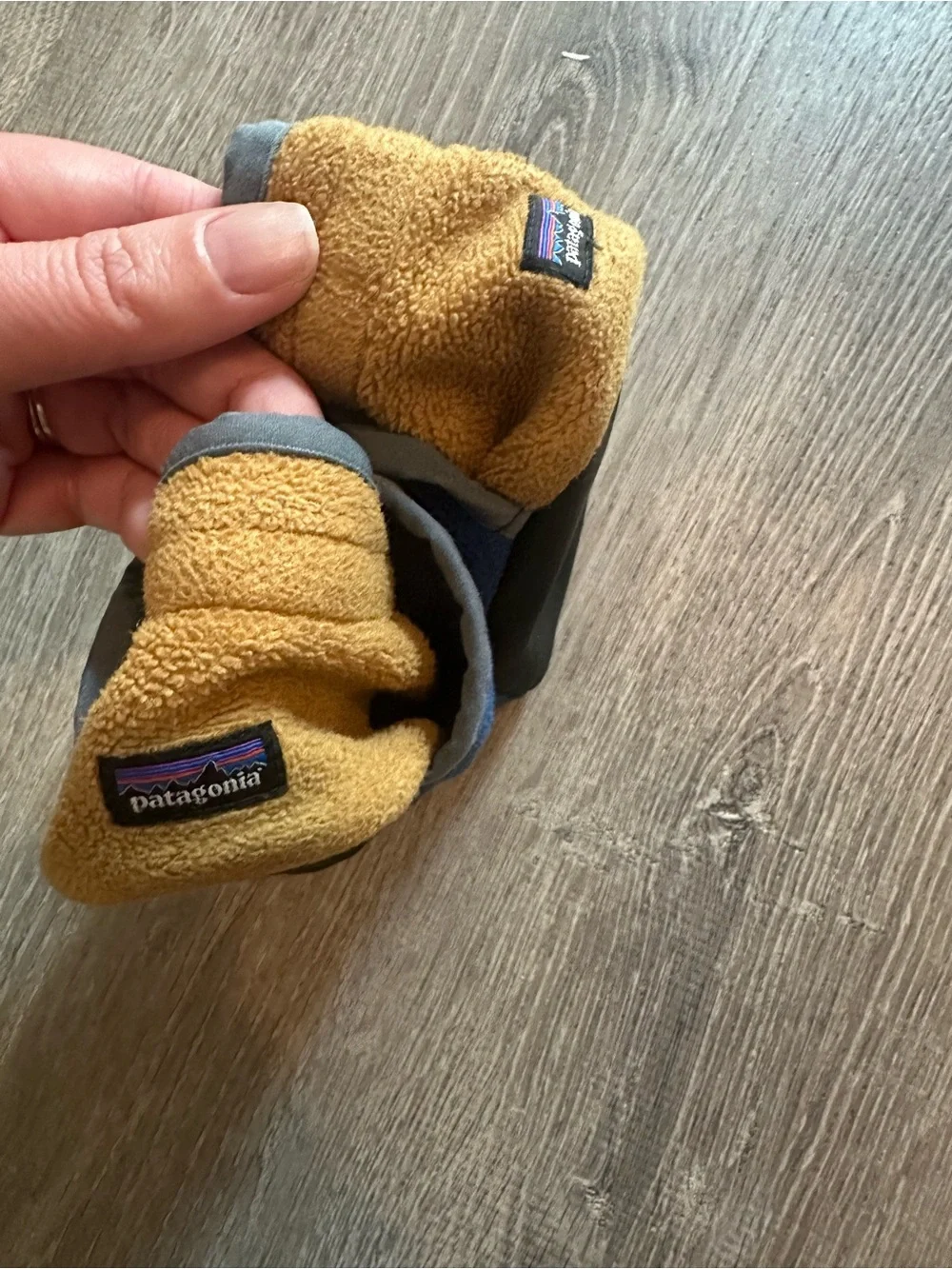 Patagonia 6-12 Months Synchilla Booties